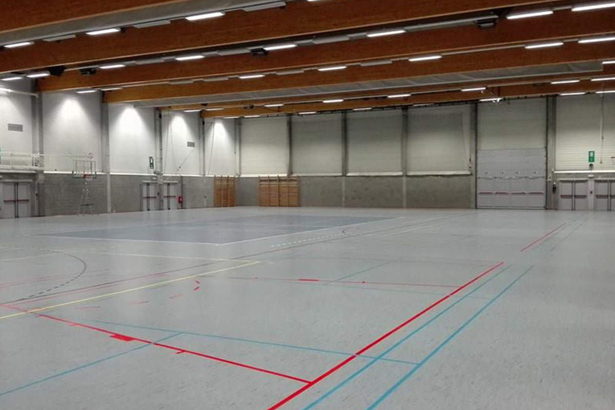 Sporthal waarin het evenement van Alcon werd georganiseerd