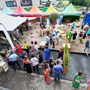 Renewi personeelsfeest KonseptS - Podium buiten met feesttenten