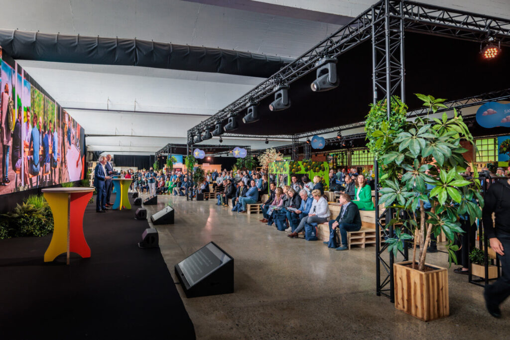 Congrestival podium en publiek